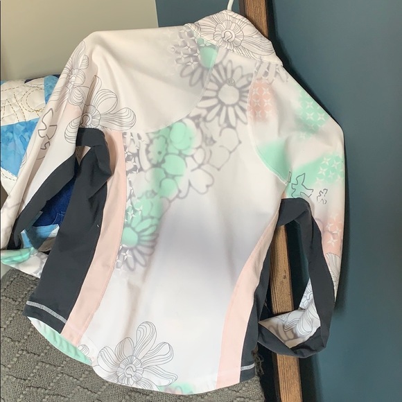 Lulu Lemon Womens light stretchy jacket - Picture 2 of 2